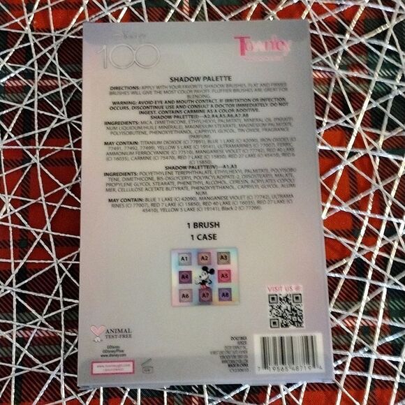 Disney 100 Eye Shadow Palette with Mirror and Brush NWT - Picture 10 of 12